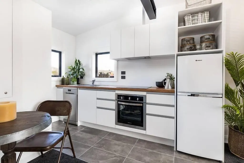 Apartment 2 - Haddin Court - Stunning Executive Blenheim